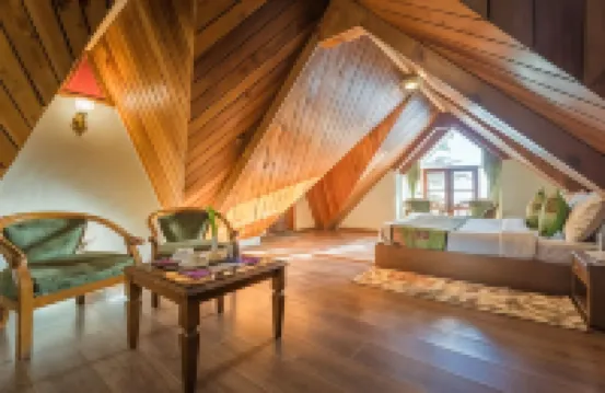 高峯皇家西姆拉酒店 鄰近The Mall的酒店