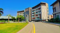 Jacaranda Heights Hotels near Giga Mall