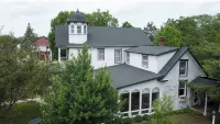 Harbor Hill Inn Cottage - Piano Suite