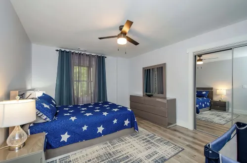 Luxury Basement Suite • Sleeps 5 - Condos