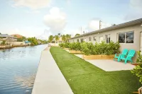 Oceanside Retreat with Canal Access, Key Largo!