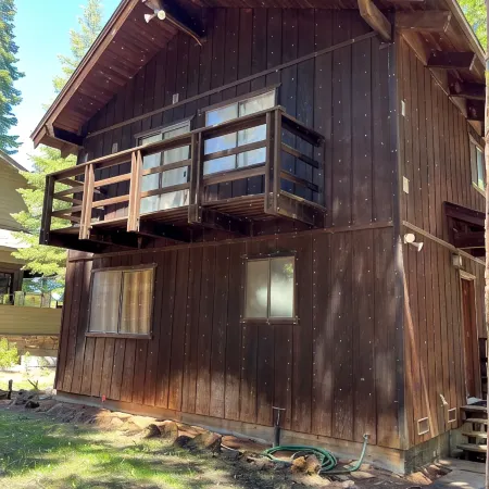 Vintage 4-bedroom cabin in Lake Almanor West with WiFi