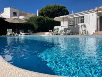 Ruime Villa van 280m2 met Zwembad in Olhos D'agua - Villa