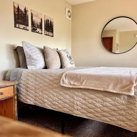 Elite End Unit~1 Bedroom+Loft~Ski-InSki-Out~Pools~View