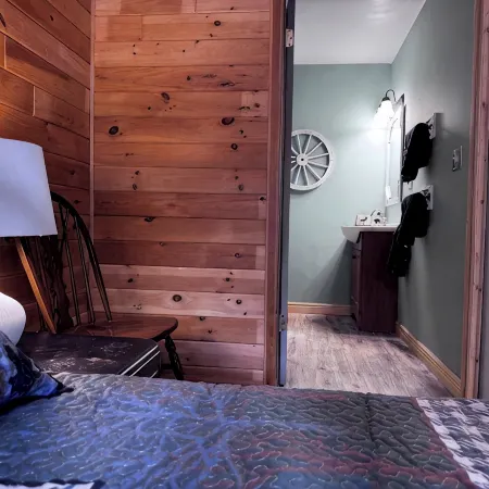Cozy Cabin on Little Moose Lake & Snowmobile Trail