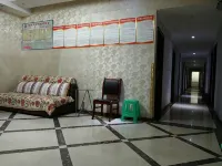 Kaifu Business Hostel - parkir