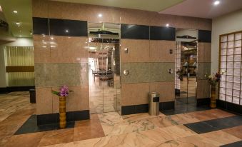 Hotel Victory - Best in City Center