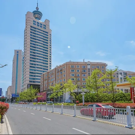 Zhuote Apartment (Qingdao May Fourth Square) Отели рядом с достопримечательностью «Олимпийский парусный центр»