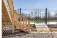 Heated Pool ~ Hot Tub ~ Scenic Views ~ Lux Stay - Boutique