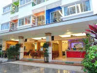 Decare Hotel Patong โรงแรมใกล้หาดไตรตรัง