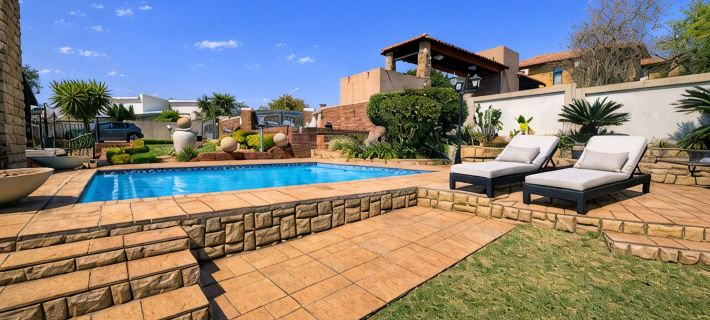 Luxury Rustenburg Villa | Pool, Braai & Fast Wi-Fi Hotels in Rustenburg