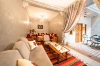 Riad Kiyanjana - Hot Springs
