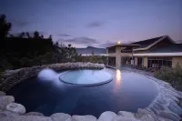 Ming Lake International Hot Spring Ski Resort Hotel - Hot Springs