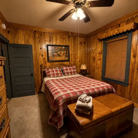 Lakeside Hideaway: Full-Home Retreat on the Remote Boney Falls Basin