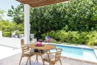 Idyllic Grace Bay Getaway villa 250 yards to Grace Bay beach - Villas