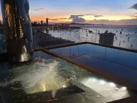 Edge Central Pattaya SKY - balneario
