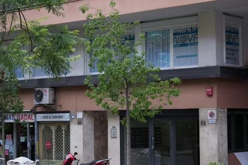 Hostal Nova Barcelona - บริการรถรับส่ง
