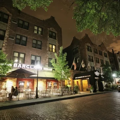 卡爾頓奧克帕克酒店 鄰近西塞罗的酒店