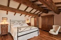 HAMLET THE POET - LODGE HOUSE