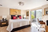 Resort-Like Villa, 50' Infinity Edge Pool, Garden, Peaceful, Luxurious - Villas