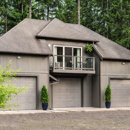 Cozy Mountain Retreat: Hot Tub, Game Room, Gym/Sauna, Perfect for Fall Getaways