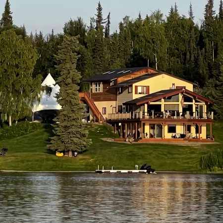 Waterfront 2-bedroom suite with WiFi in Soldotna