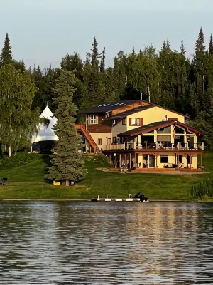 Waterfront 2-bedroom suite with WiFi in Soldotna - 3-Star