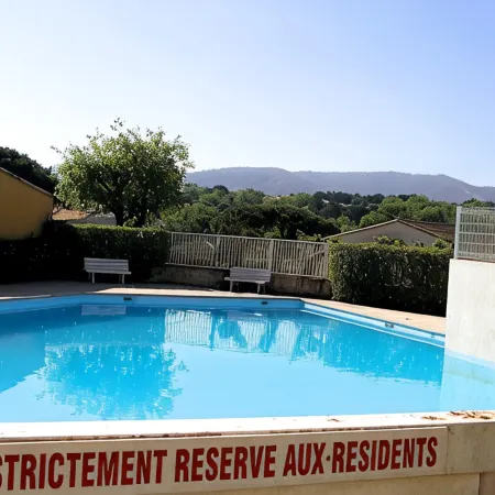 House with beautiful pool on the Côte d'Azur