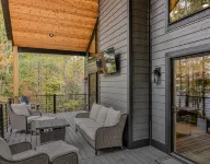 Luxury northwoods lakeside getaway perfect for groups