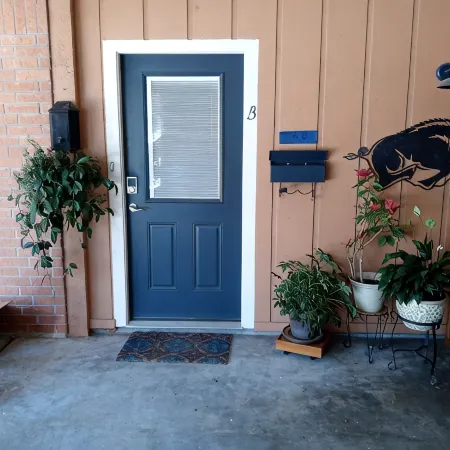 Cozy Hideaway in Town