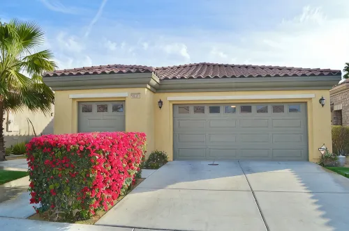 Resort Style Home- Pool Table- Walking Distance to Coachella Fest & Stagecoach
