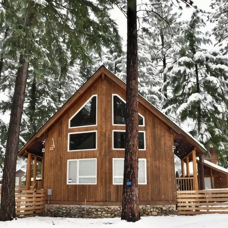 Cabin Nr CLE Elum Lake, Perfect Family Summer Getaway, Firepit, Fenced, GameRoom
