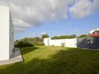 Villa in Los Caños de Meca of 1000m2 plot next to the field and the beach. 바르바테 호텔