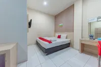 RedDoorz near Pasar Tarapung Siring Banjarmasin Hotel a Banjarmasin