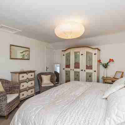 Fern House, Grassington; central yet parking & quiet, light & period elegance Rooms