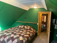 5 bedroom home in Paradise!!  4 miles from Tahquamenon Falls - Homestays