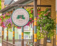 Pine Cottage Bed & Breakfast - 2 estrellas