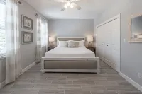 Amazing 6BR, 3 Min Walk to Beach, Private pool - Private Pools
