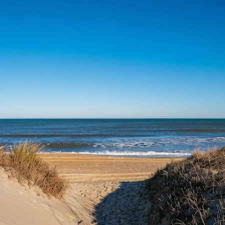 Oceanfront Condo, 2 King Beds, Pool and Direct Beach Access