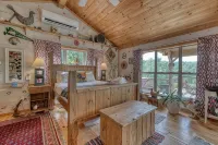 Unique Studio Cabin for Couples w/Mountain Views from Hot Tub!