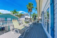 July Flash Sale • Amazing Location • Private Deck • Pool - balcón