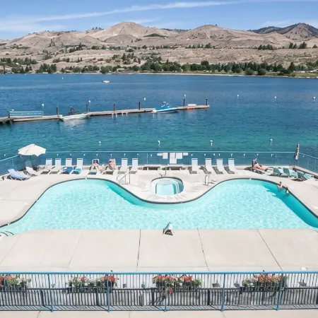 Lake Chelan Waterfront Resort Home- Pool, Boat -STR-0290