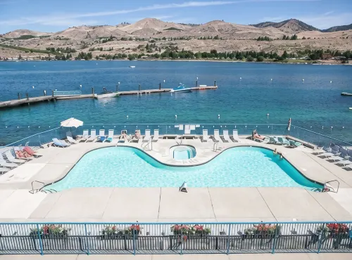 Lake Chelan Waterfront Resort Home- Pool, Boat -STR-0290