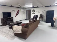 Buffalo airport Fly Inn. 2 bedroom inside a airplane hangar!