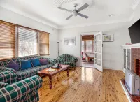 Spacious comfy house in the heart of Katoomba - enhanced cleaning & disinfection - 3-Star