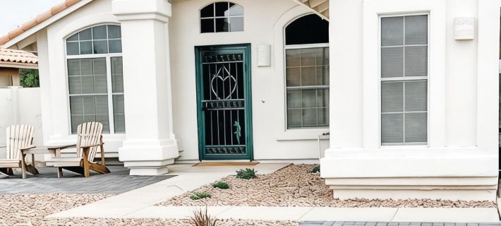 New! Peaceful, clean, heated pool, lake 2 blocks, outdoor bed swing Hotels in Goodyear