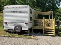 Cozy RV, New River and hiking trails nearby. Peaceful and quiet deer visits freq - 2-Star