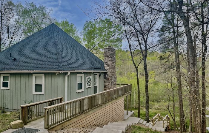 The Cozy Cottage on Little Duck Cove