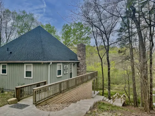 The Cozy Cottage on Little Duck Cove