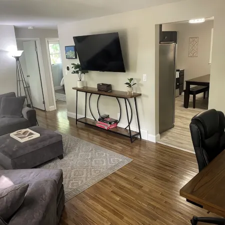 Charming 2-bedroom house near Artpark in the Village of Lewiston